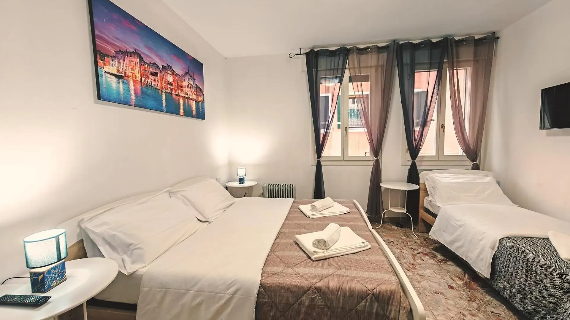 Goldmine Guest House 1 Venice