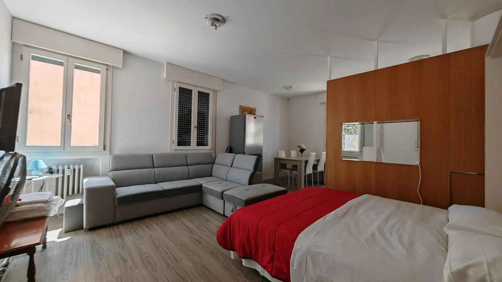 Goldmine Guest House 1 Venice 0*,